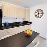 شقة Sea View Riviera, 3 Pieces Vue Panoramique, 2 Chambres, 4p, Pk, Ac أنتيب